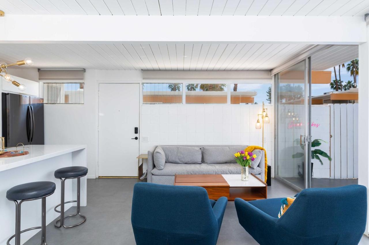 Mid-Century Palm Springs Bungalow With Patio! Exteriör bild