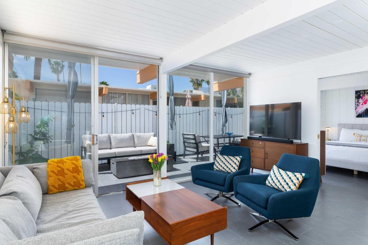 Mid-Century Palm Springs Bungalow With Patio! Exteriör bild