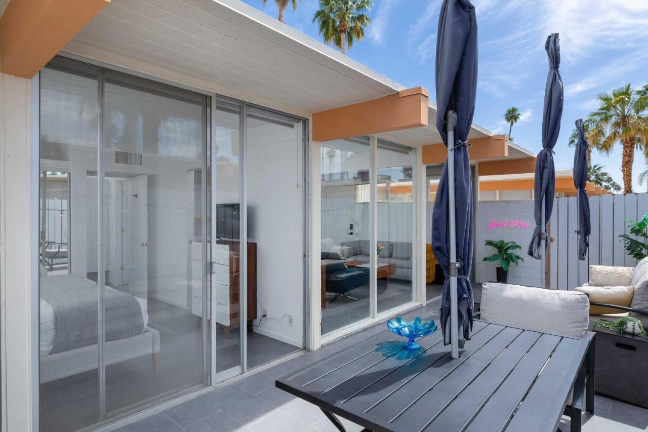 Mid-Century Palm Springs Bungalow With Patio! Exteriör bild