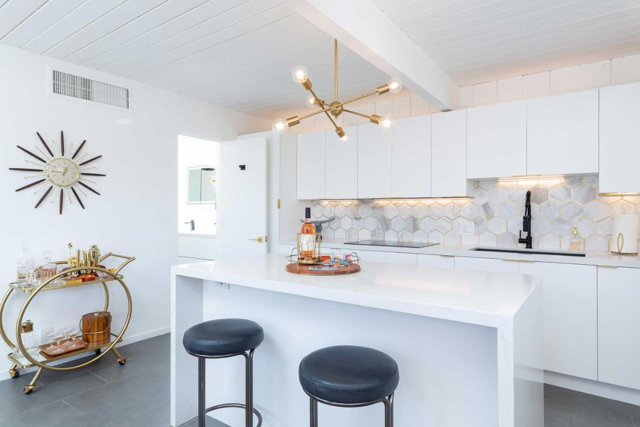 Mid-Century Palm Springs Bungalow With Patio! Exteriör bild
