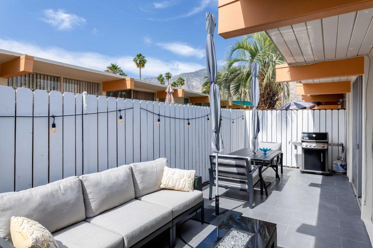 Mid-Century Palm Springs Bungalow With Patio! Exteriör bild